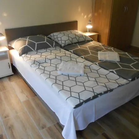 Lila Akac Apartman Apartment